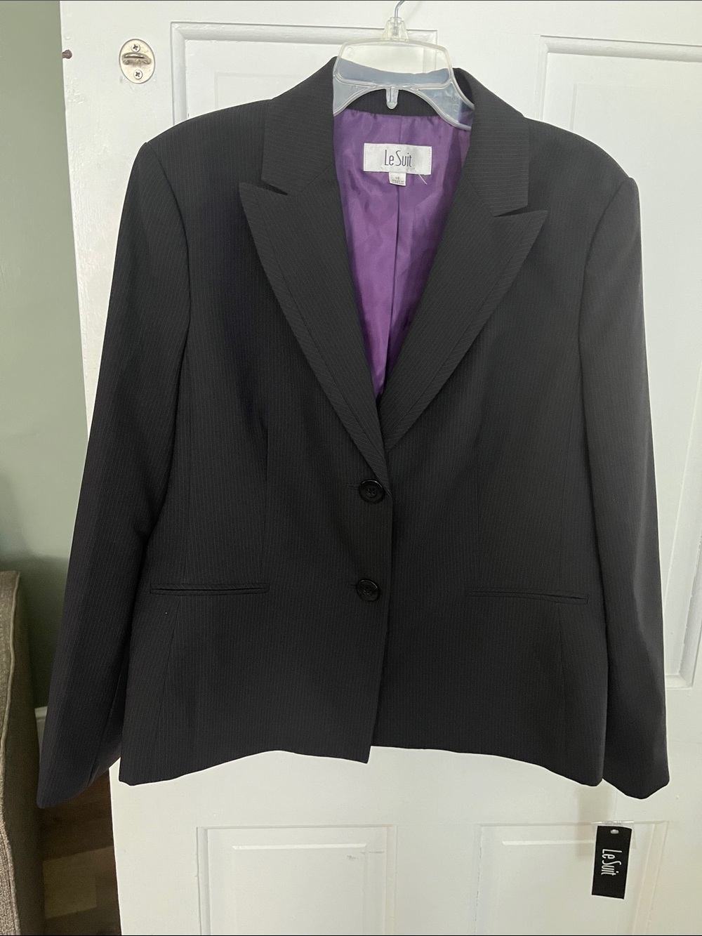 Le Suit  size 18 NWT Black Pinstripe Blazer Jacket NWT Long Sleeves Button Front
